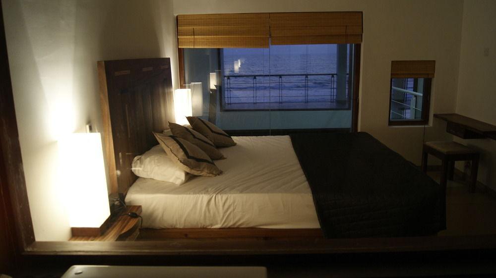 The Cove Hotel Negombo Bagian luar foto