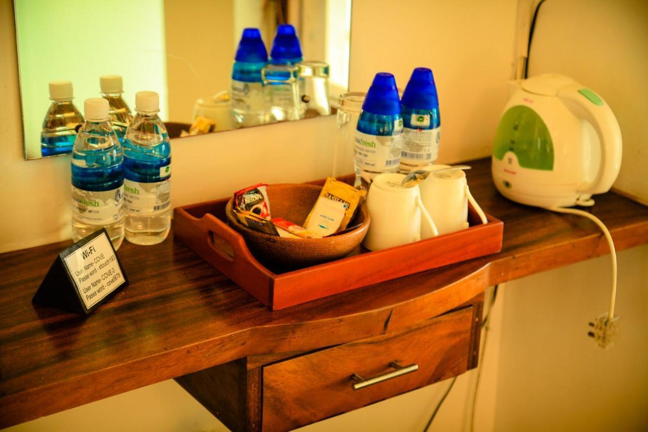 The Cove Hotel Negombo Bagian luar foto