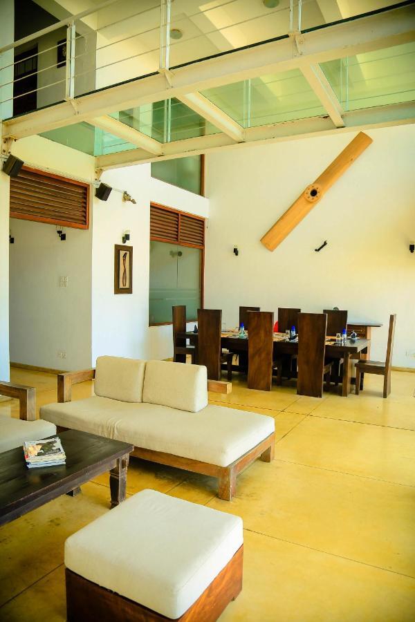 The Cove Hotel Negombo Bagian luar foto