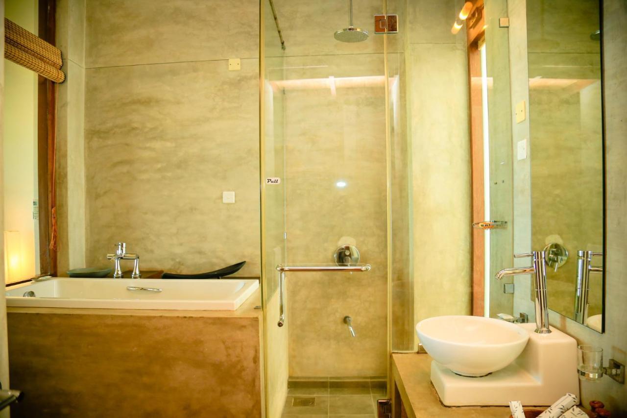 The Cove Hotel Negombo Bagian luar foto